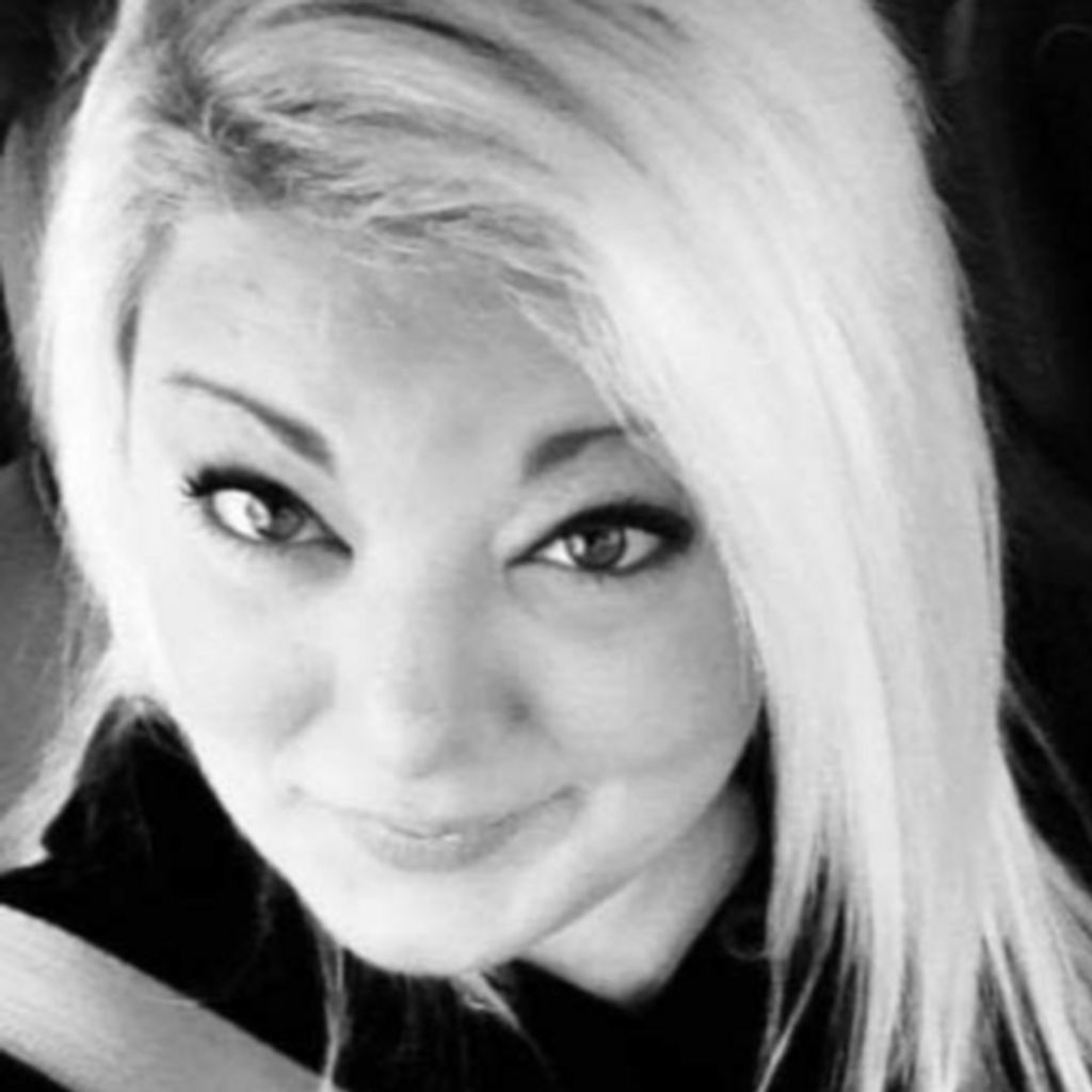 Amber Carolyn Stoll Profile Photo