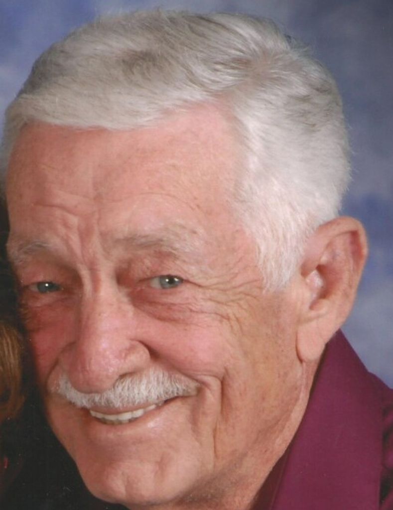 Robert Lynn Nast Profile Photo