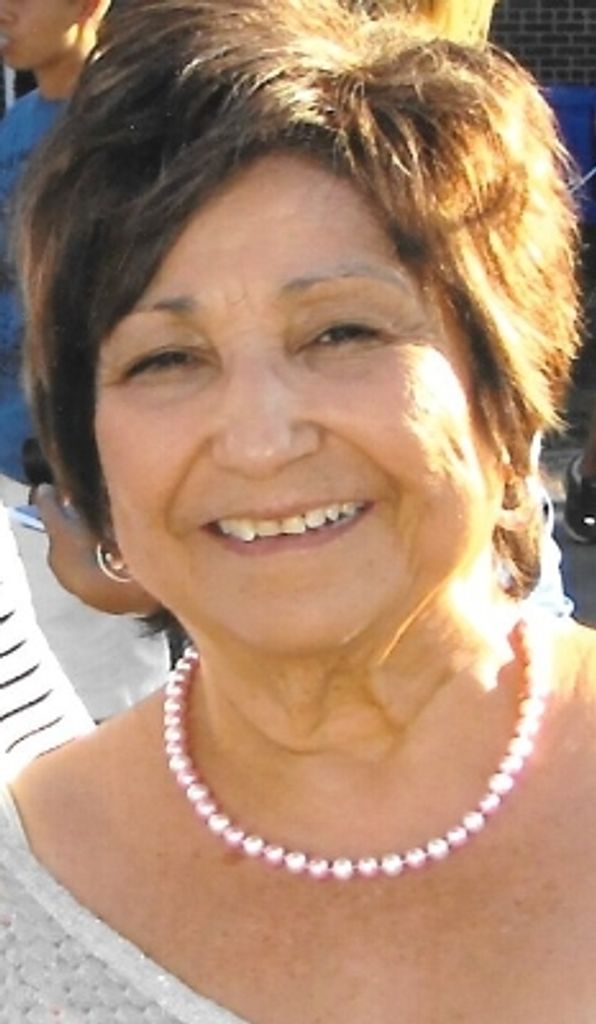 Mary E Espinoza