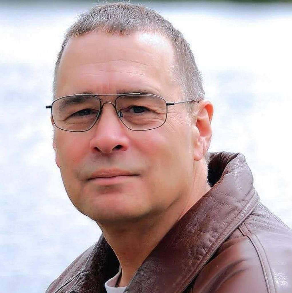 Robert  J Schoneman