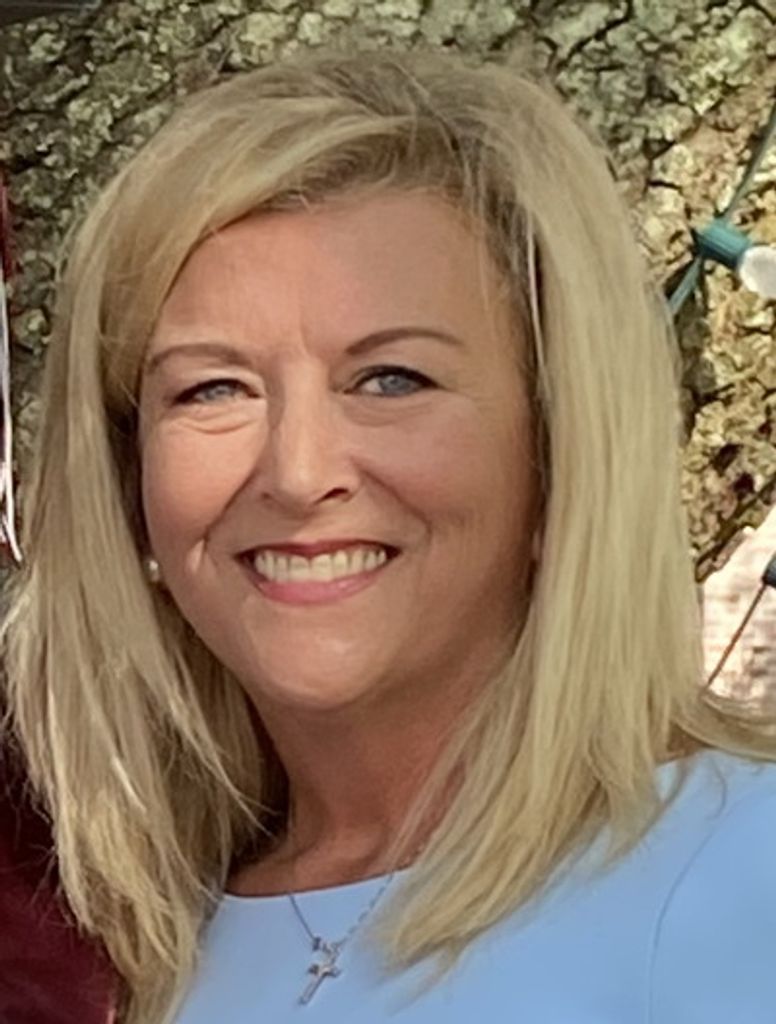 Vicki Leigh Brewer Profile Photo