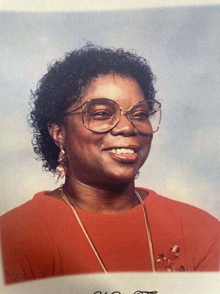 Annie Travers Profile Photo