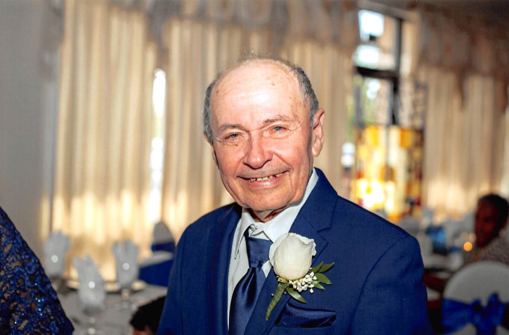 Luis Jorge Dominguez Profile Photo