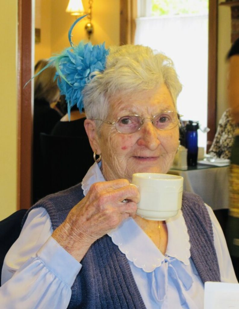 Alice (Russell)  Brear