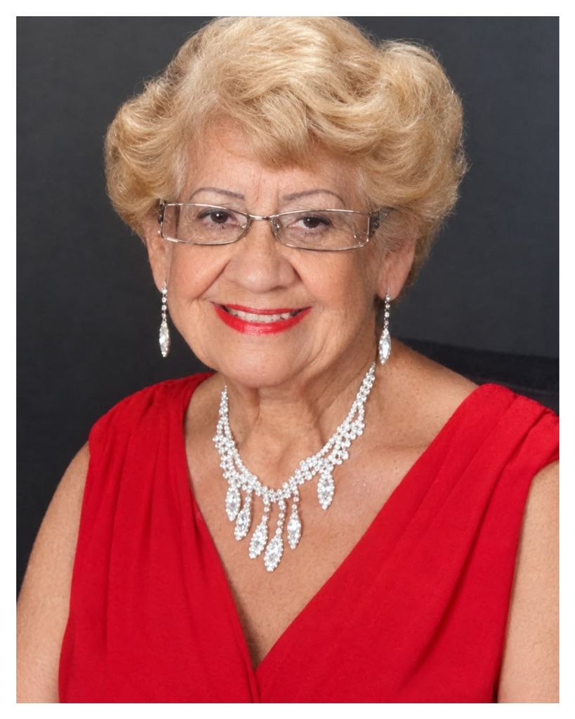 Laura Rosa Varcarcel Profile Photo
