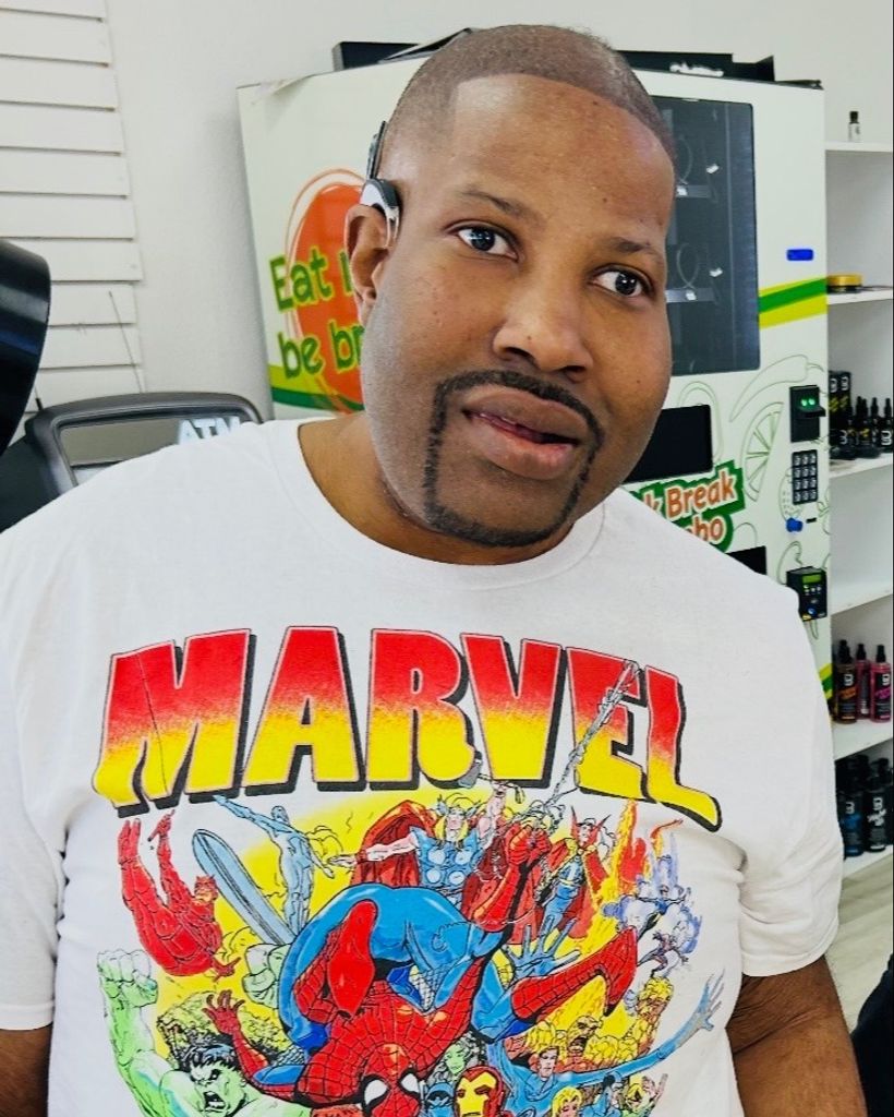 Carlos Lewis Profile Photo