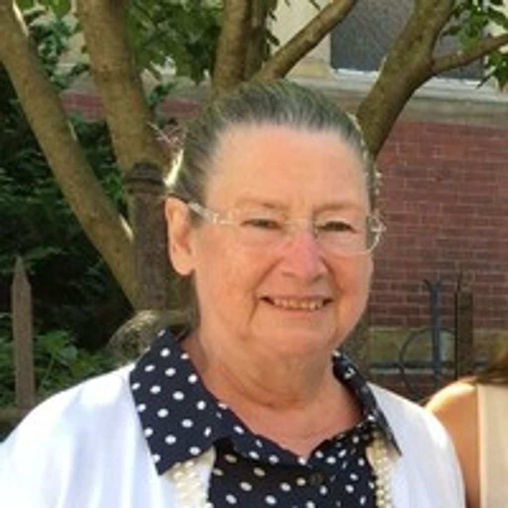 Lois (Sharpless) Pfatteicher
