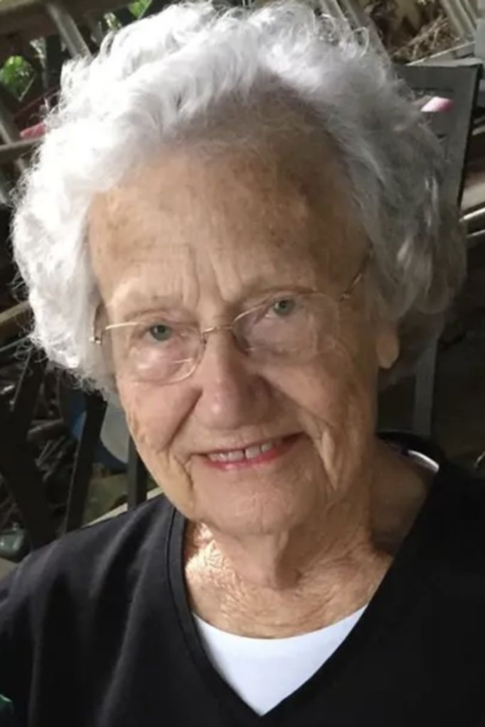Sara Ellen Hanson Profile Photo
