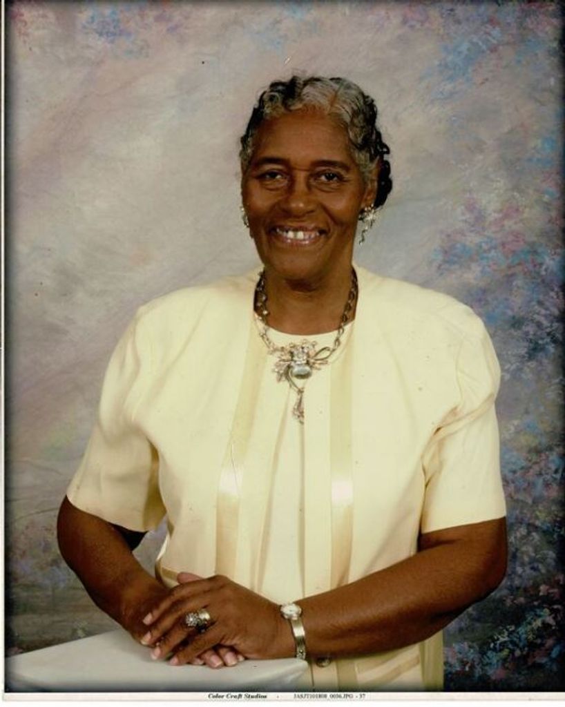 Nola Robenous Jones Profile Photo