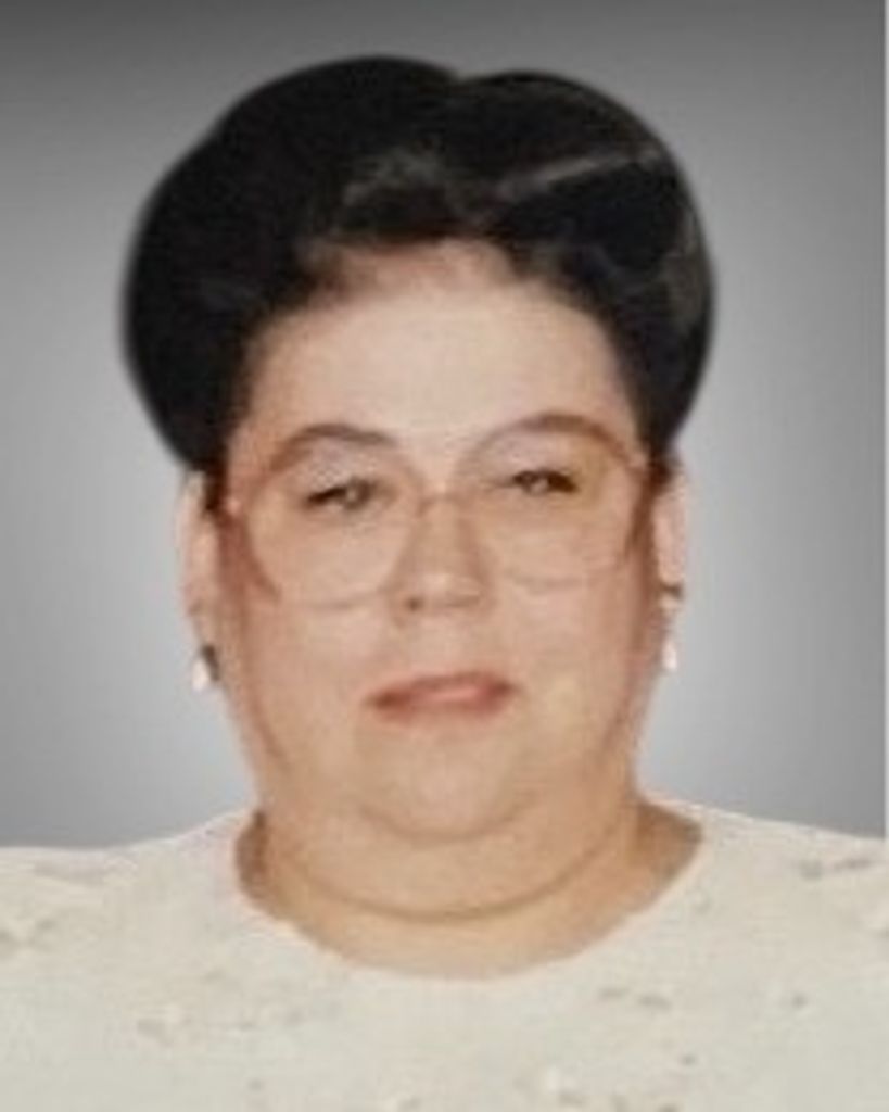 Idalina "Lina" DeFigueiredo