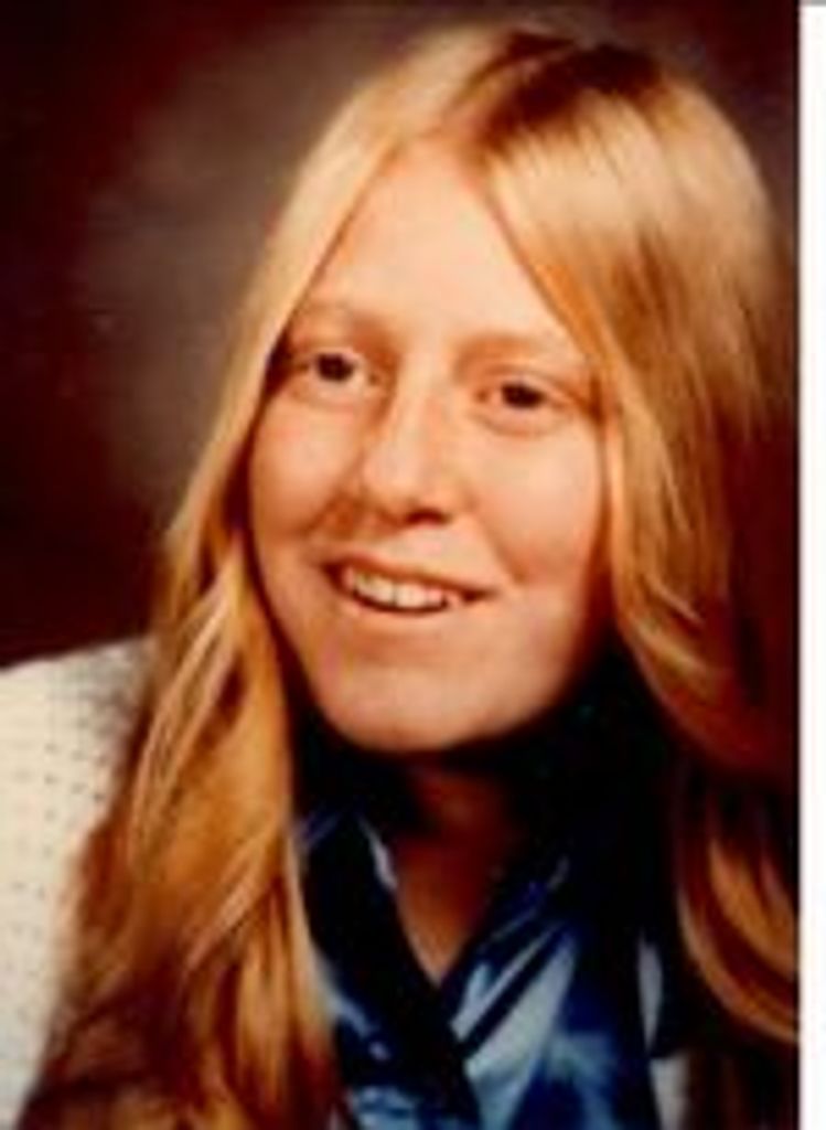 Teresa "Tweets" Stahl