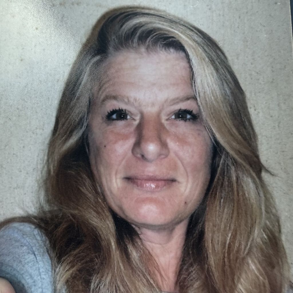 Tina Elaine Sasser Profile Photo