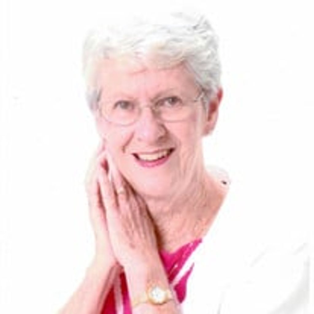 Elizabeth Show Michalek