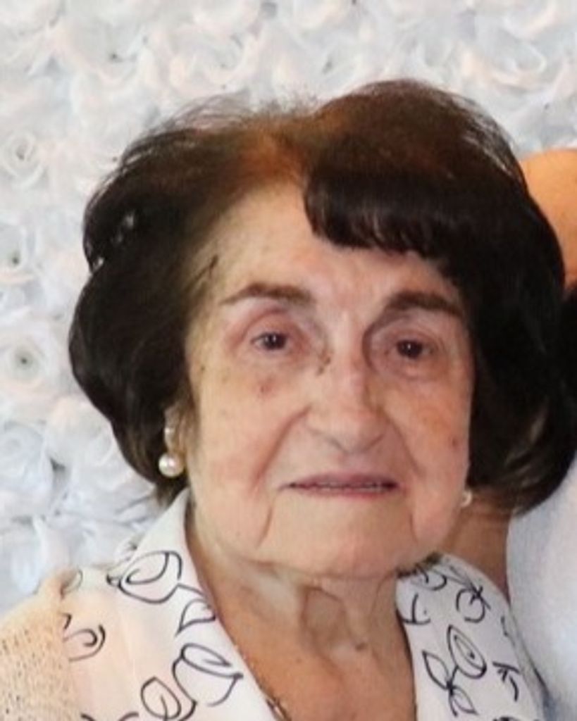 Stella Alevizos Profile Photo