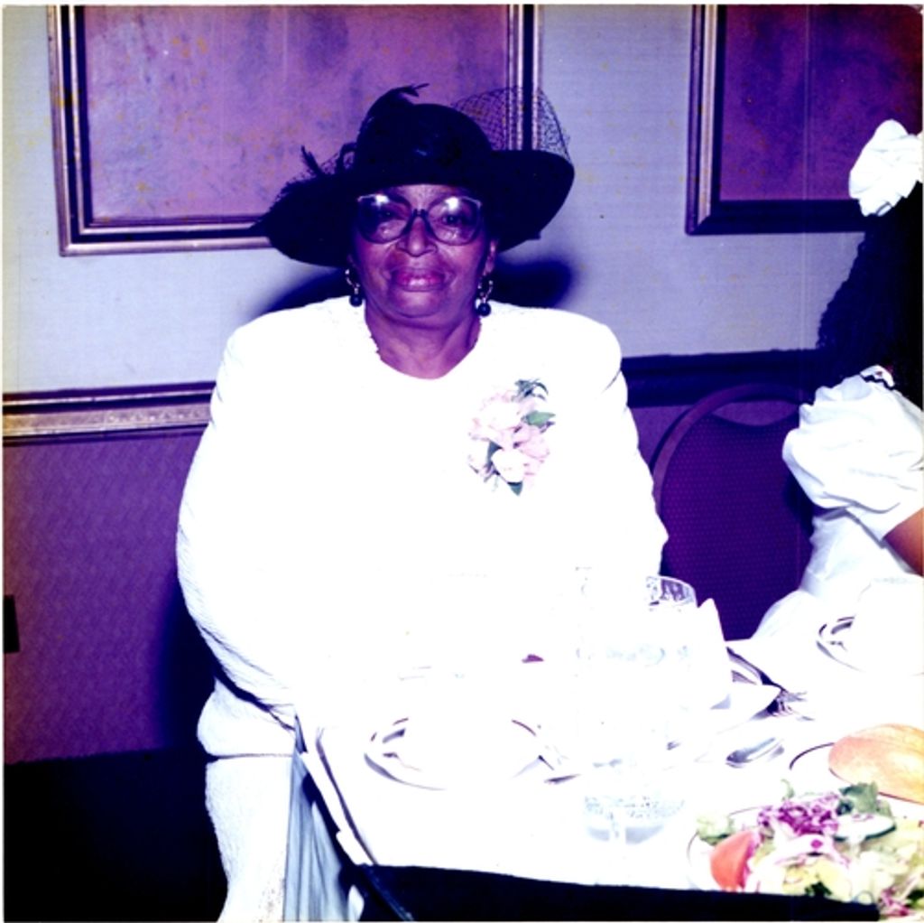 Laura Louise Smith Profile Photo