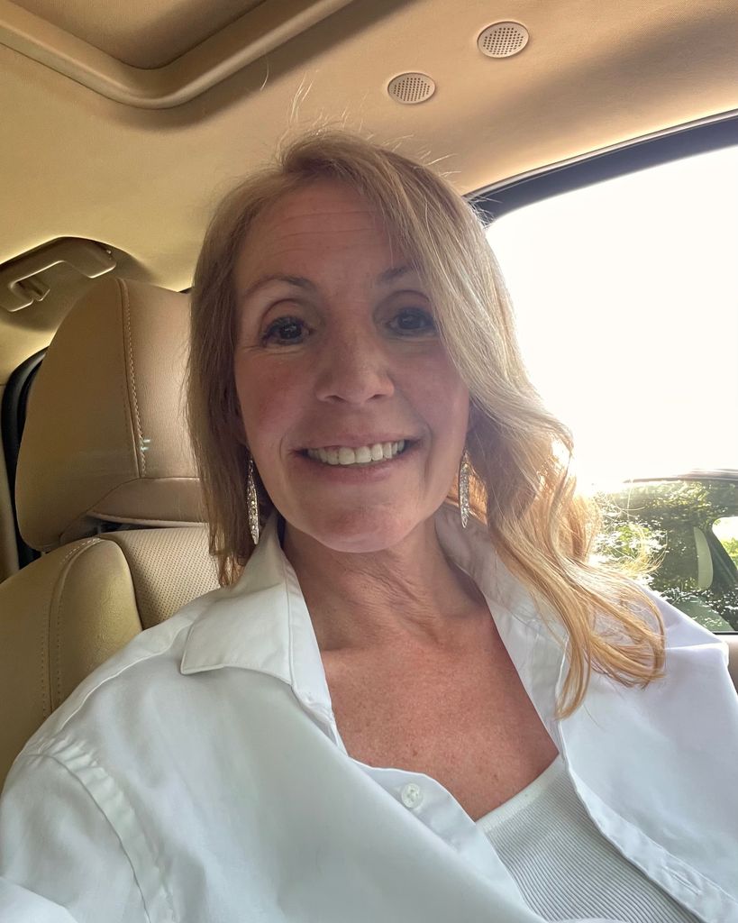 Lora Suzanne MacKinnon Profile Photo