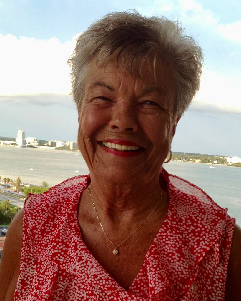 Lynn Marie Poelking Profile Photo