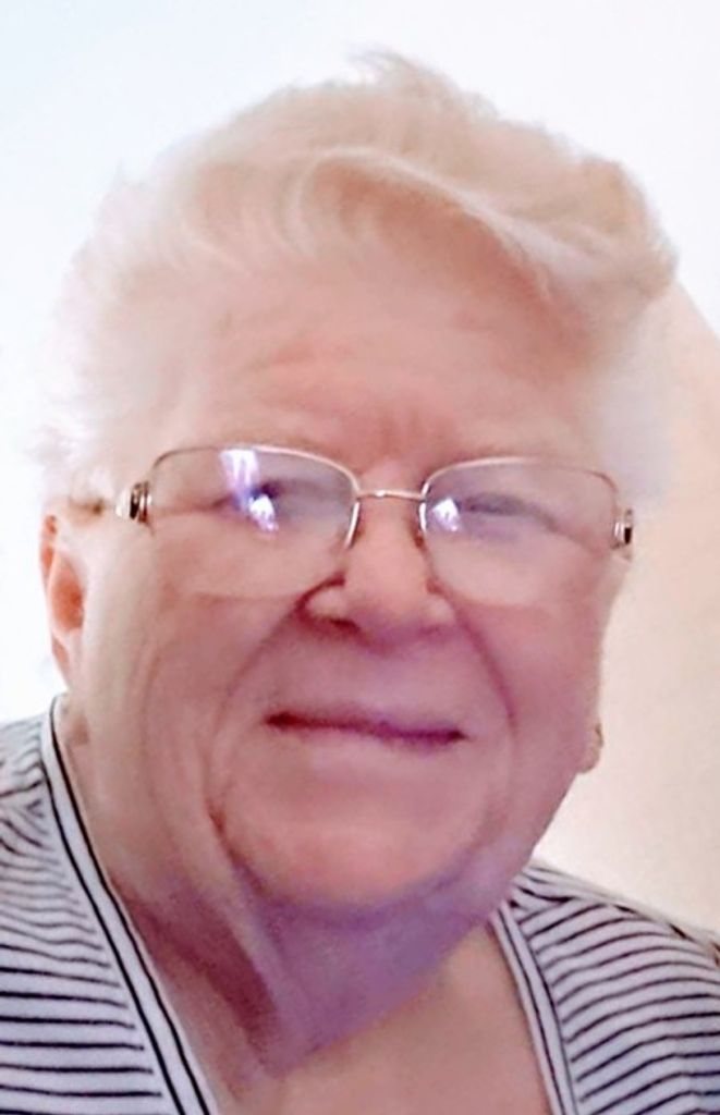 Darlene "Pat" Patricia (Lytle)  Hampton