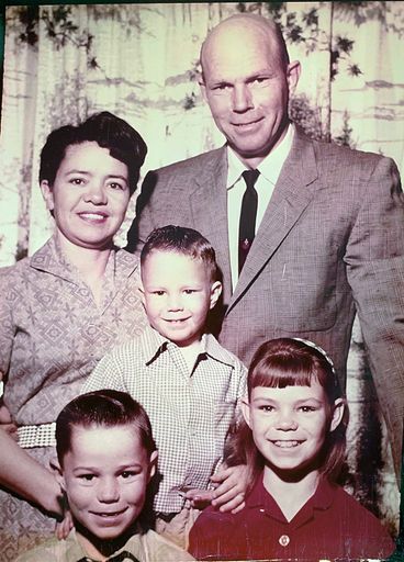Mary Mills photo gallery thumbnail 15 of 103