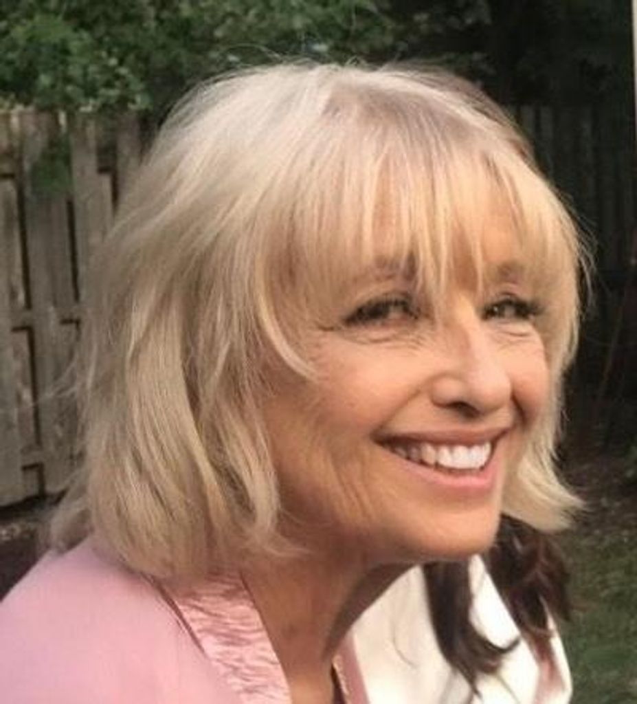 Melodee Lukaszak Profile Photo