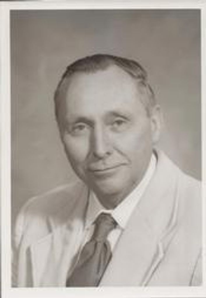 Wilbur "Web" Hallauer Profile Photo