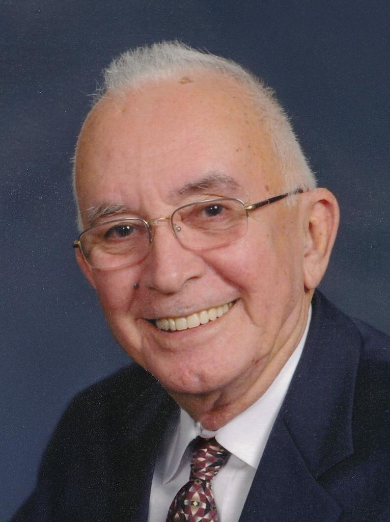 Manuel V. Nuñez Profile Photo