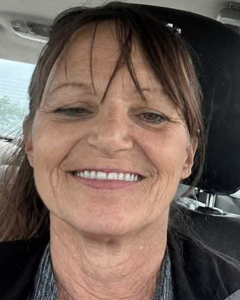 Eva Marie Carlin Profile Photo