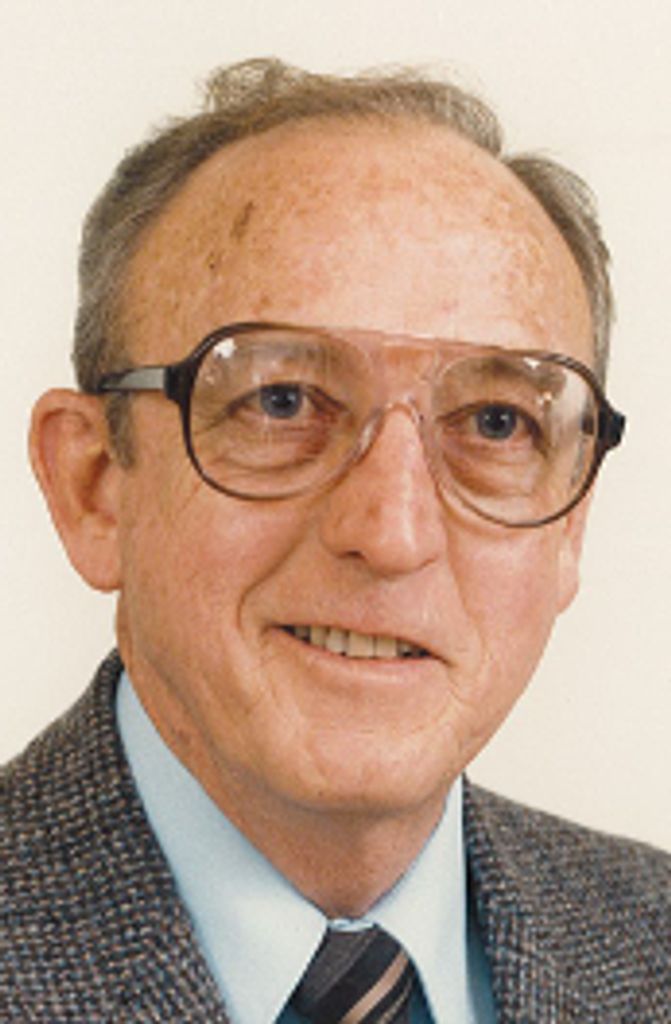 Donald  F Courtney