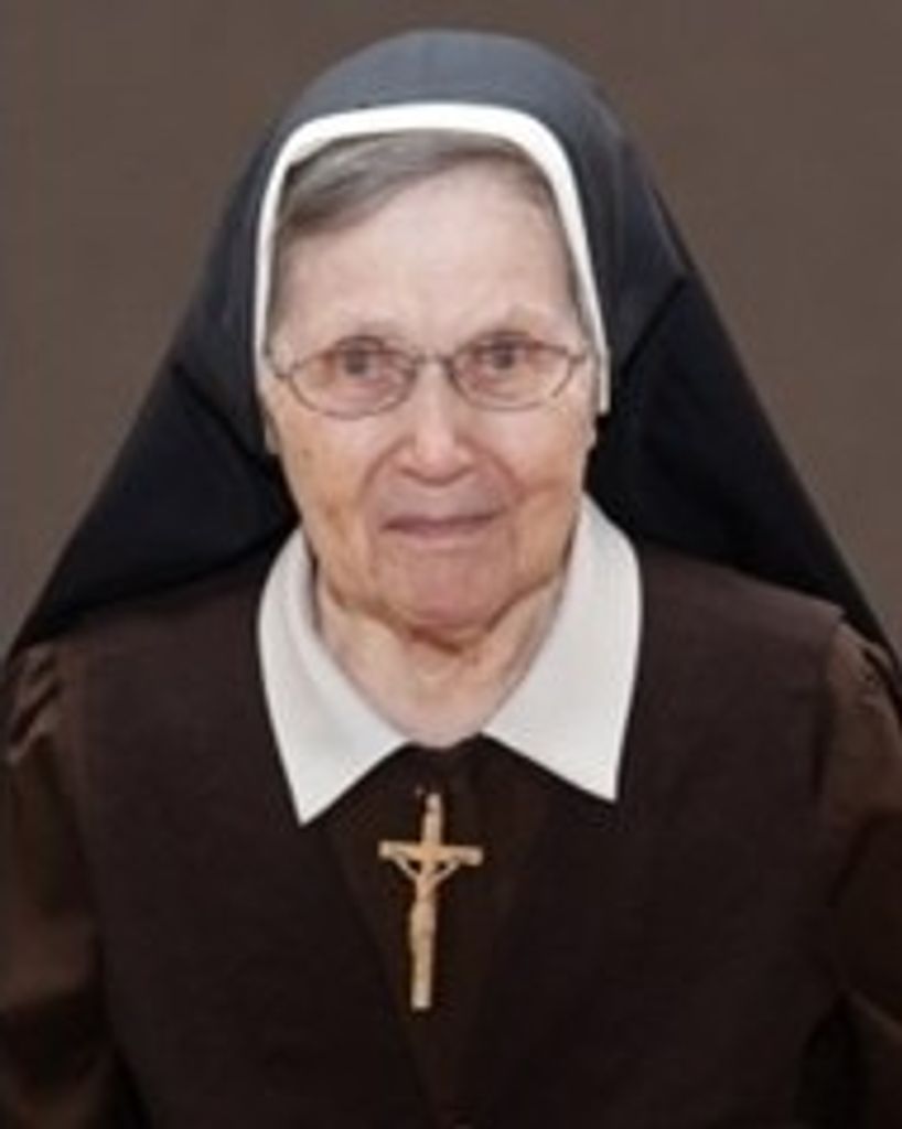 Wanda Satkowiak (Sister Thomasine)