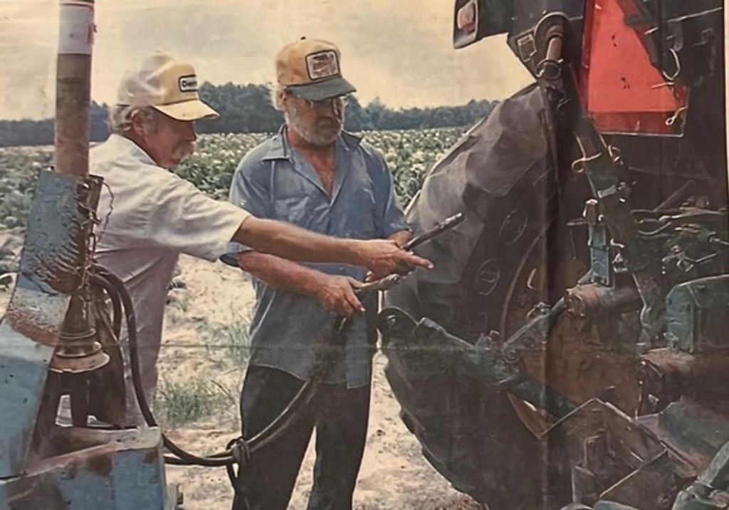 Dan Edward Warren Profile Photo