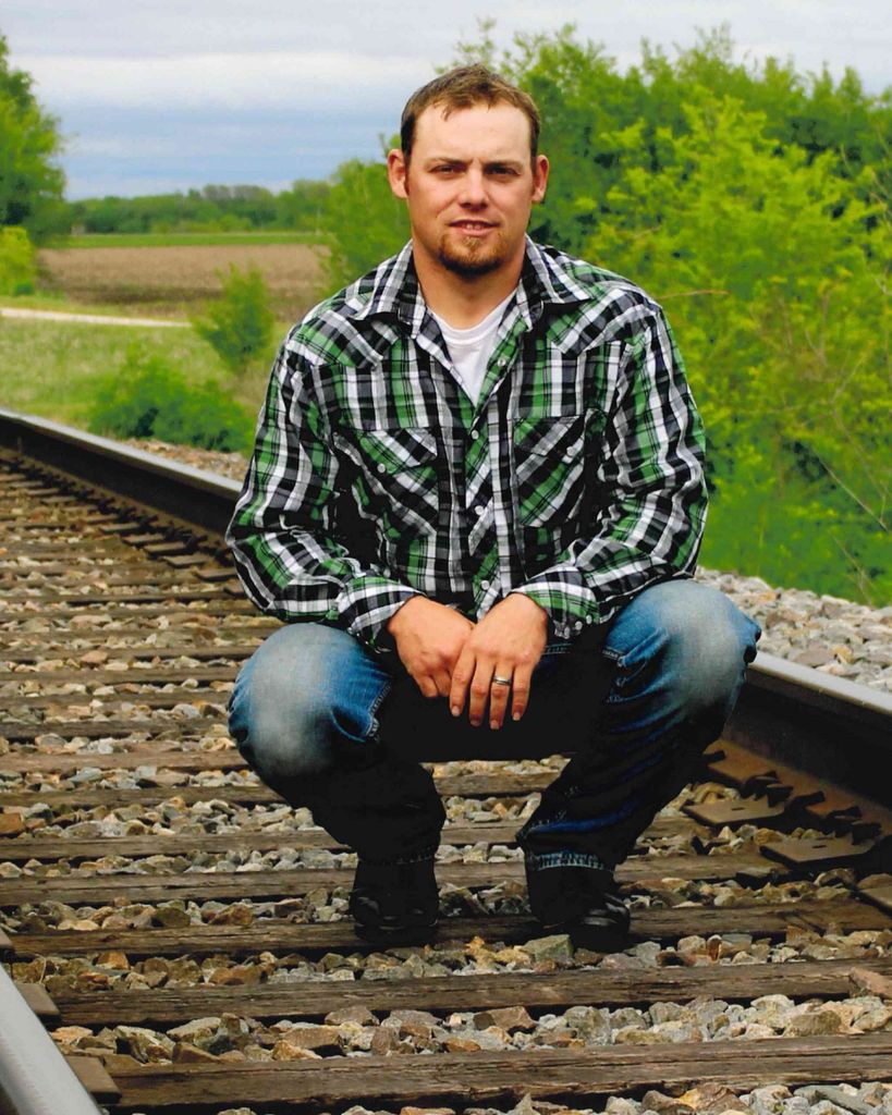 Christopher "Chris"  R Brewer