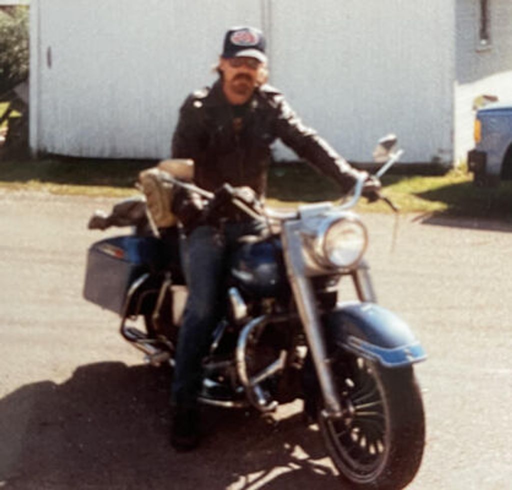 Dennis "Huck" Larson Profile Photo