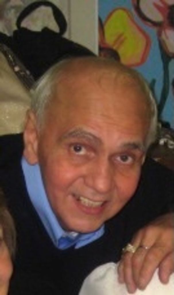 Robert Santiago Profile Photo