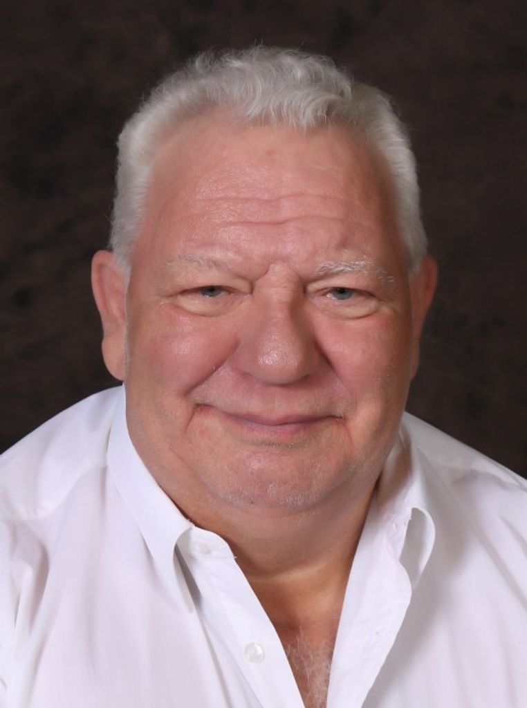 Lyle L. Loucks Profile Photo