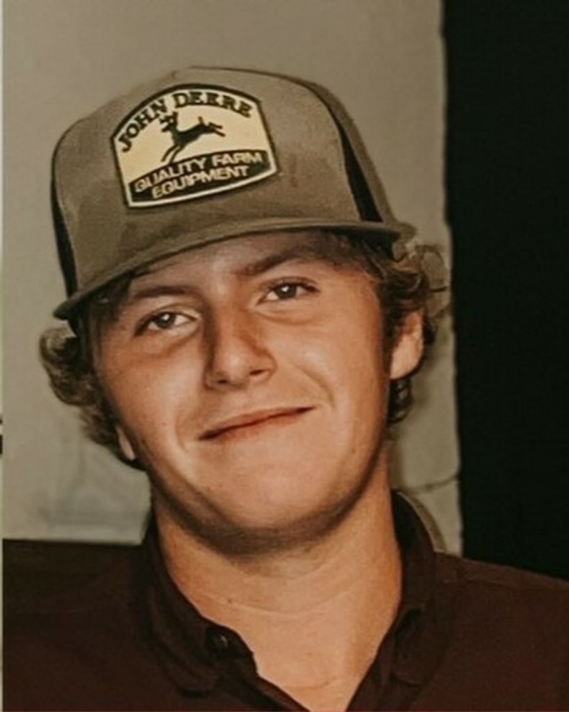 Tucker Michael Utech