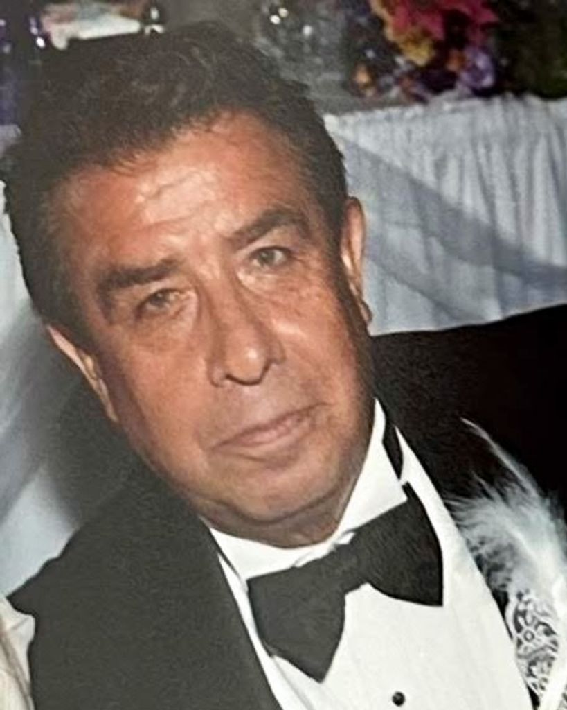 Miguel Reyes Profile Photo
