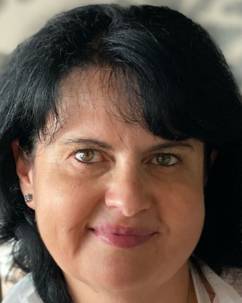 Anna Chudnovski Profile Photo