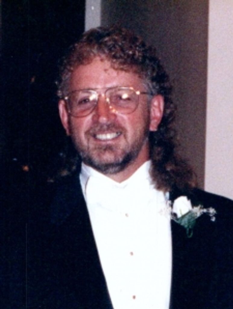 Robert "Bobby Lee" Halcomb