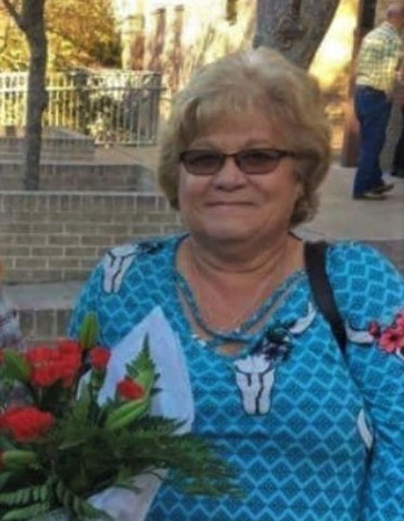 Cindy (Walker)  Hill