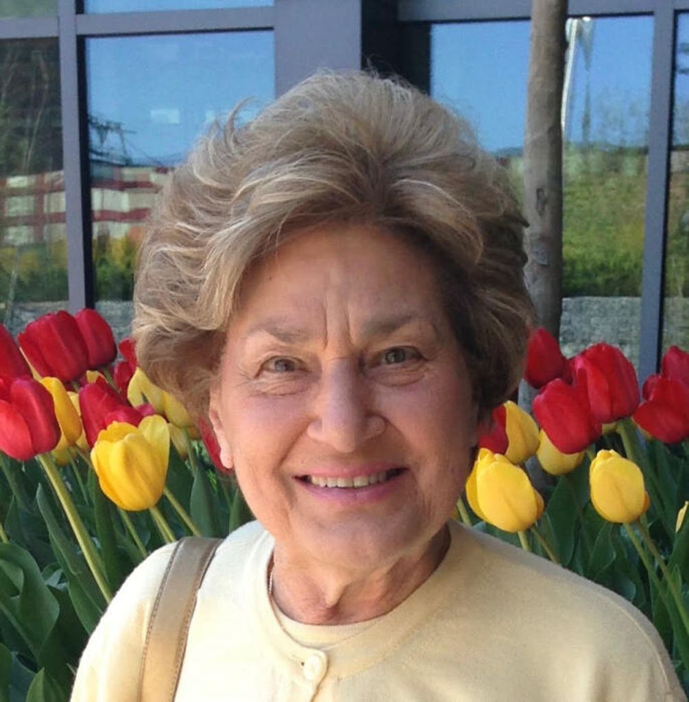 Faye Scalera Profile Photo