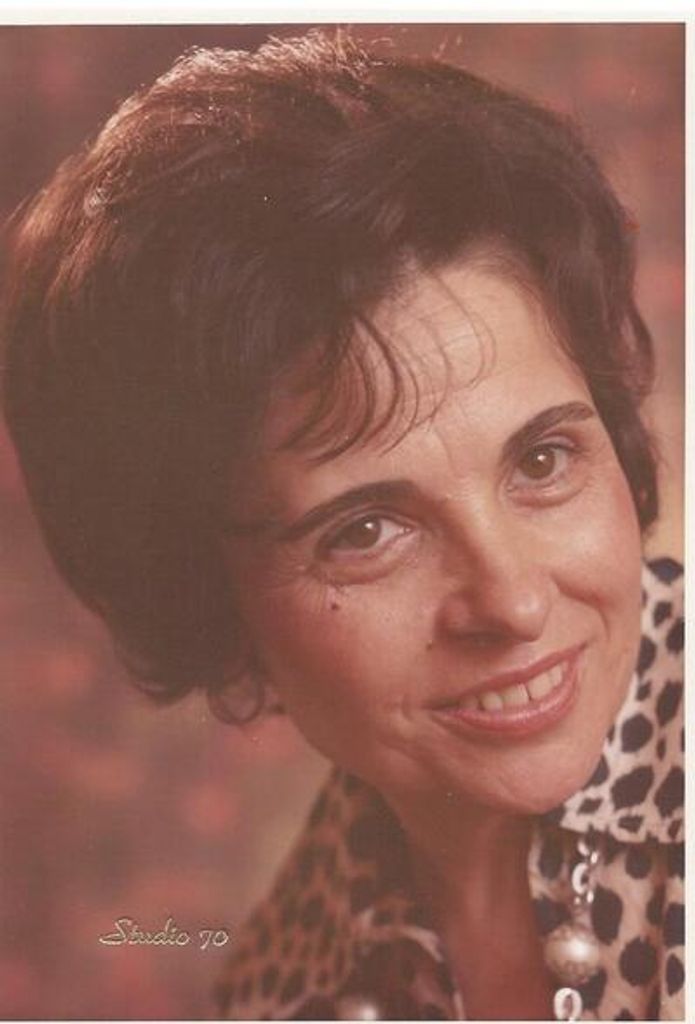 Xeni Anastos Profile Photo