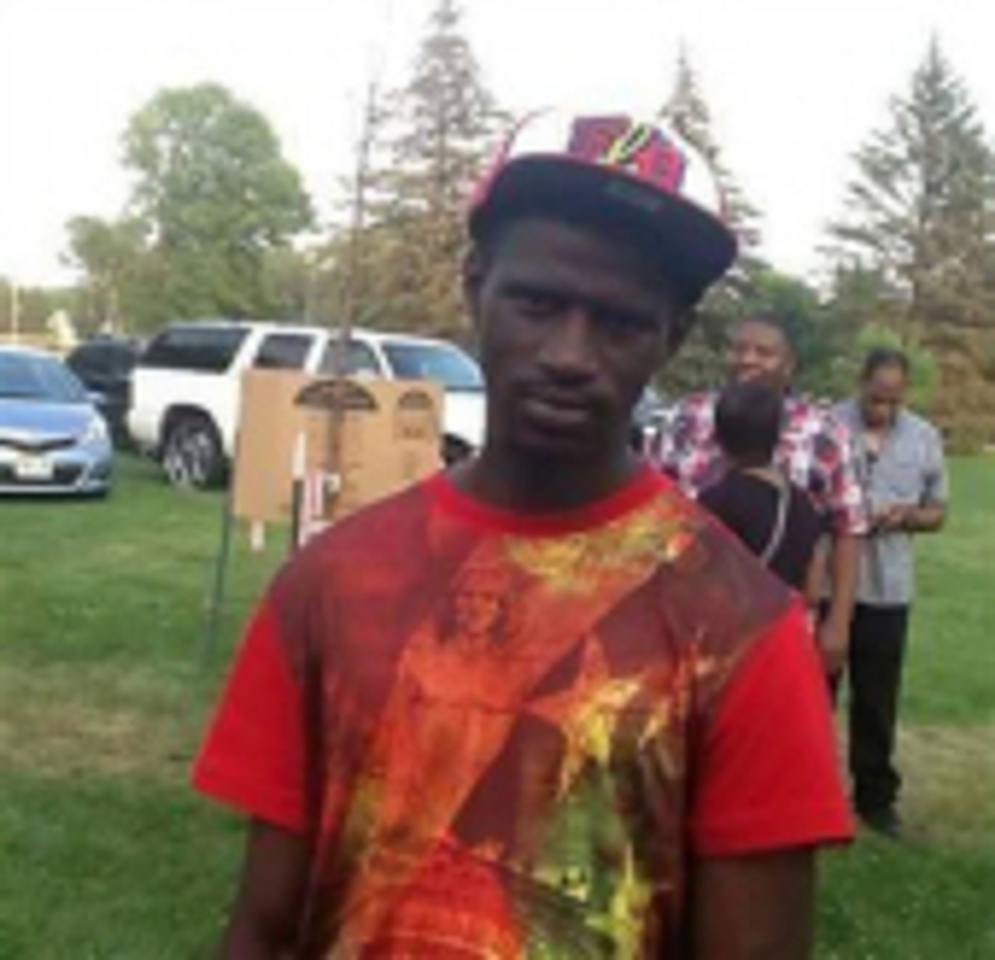 Desmond Lee Fane photo gallery image 2 of 5
