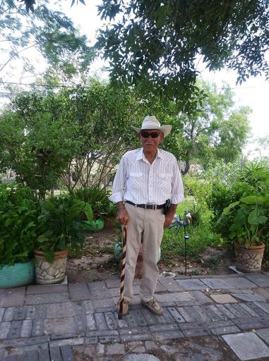 Santos Valdez Sr. photo gallery thumbnail 22 of 151