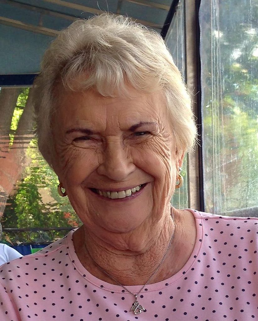 Myrna  Alma Joles
