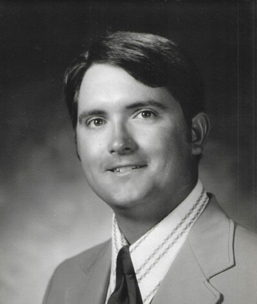 Thomas Elmer Davis Profile Photo