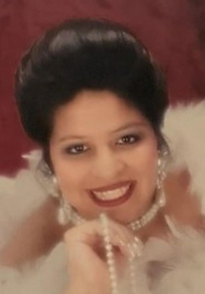 Maria Elena Castro Profile Photo