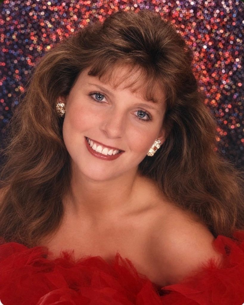 Kelly Armstrong Profile Photo