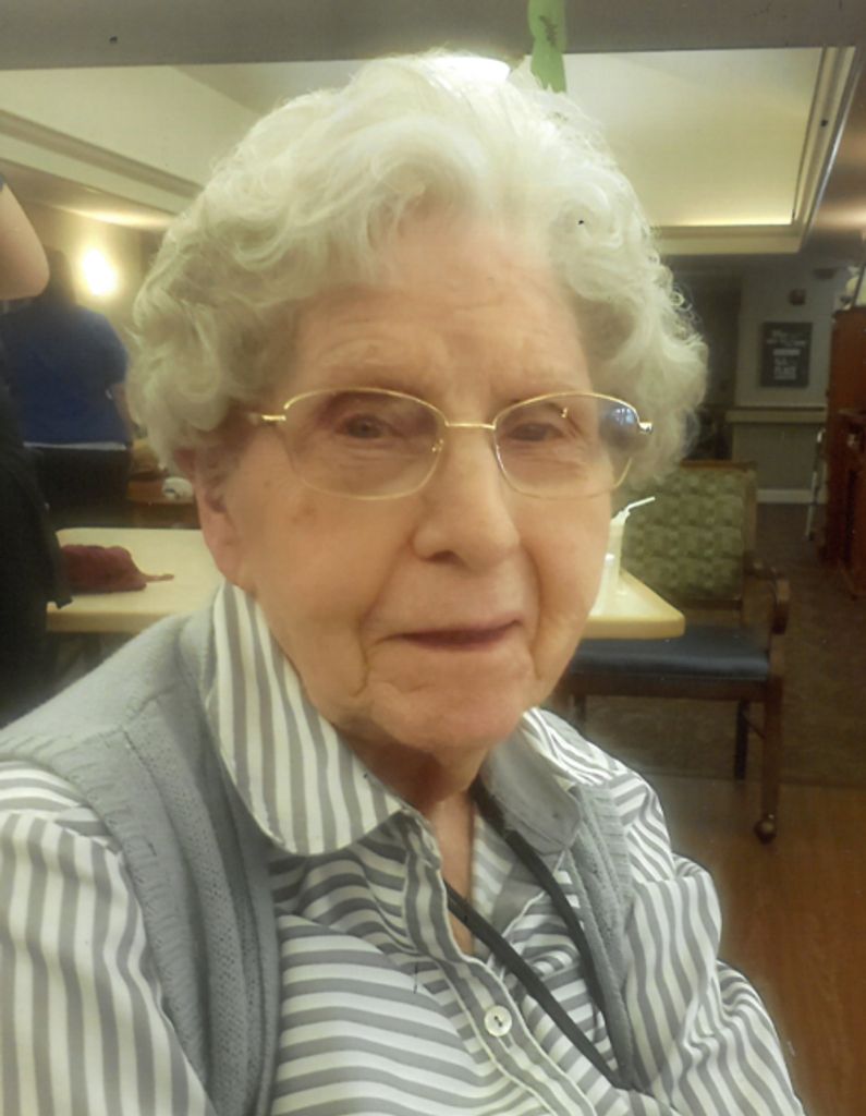 Agnes Kahn