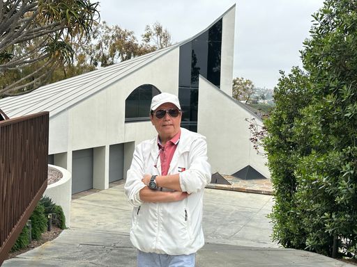 Quang Luu photo gallery thumbnail 1 of 24