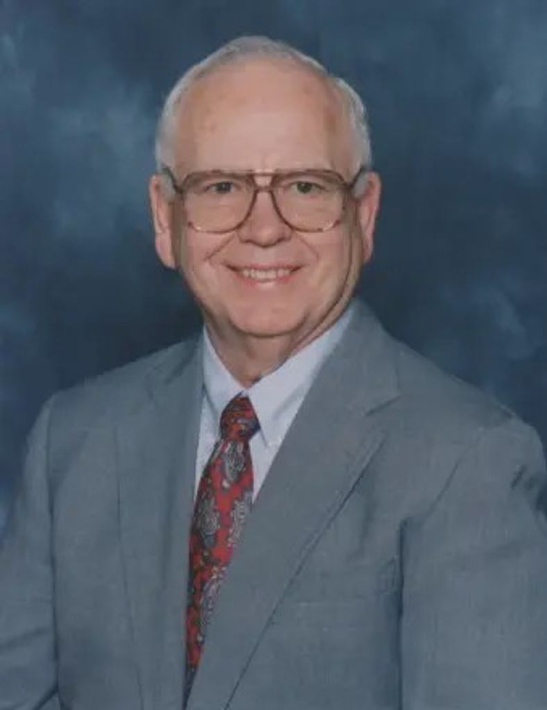 Lee Thomas "Tom" Mills Profile Photo